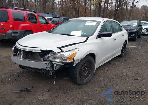 2015 Nissan Altima 2.5 S z USA, uszkodzony, nr VIN 1N4AL3AP2FN860217